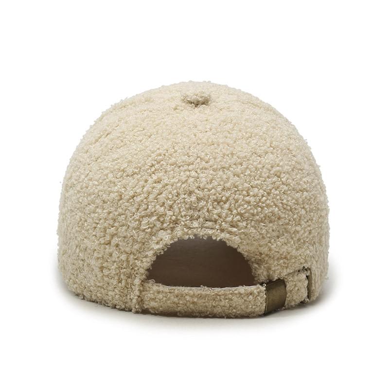 Winter Lambskin Thickened Warm Baseball Cap.